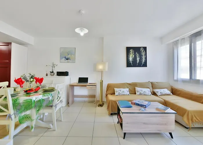 Eden Blue Wilson - Appt Climatise Proche דירה