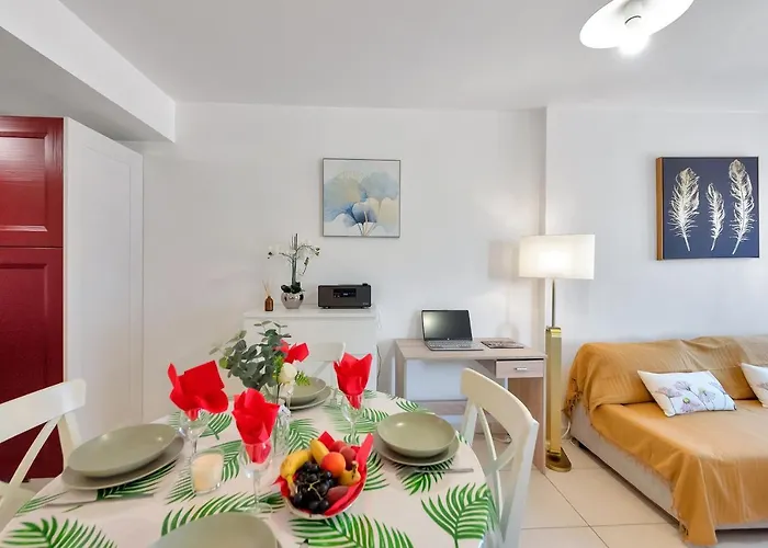 Apartment Eden Blue Wilson - Appt Climatise Proche *